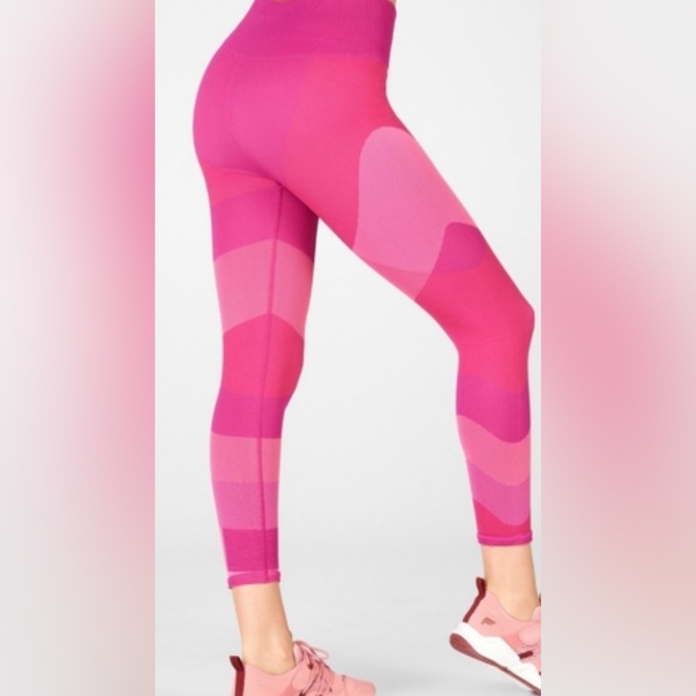 Fabletics High Waisted Seamless Color Block Capri.